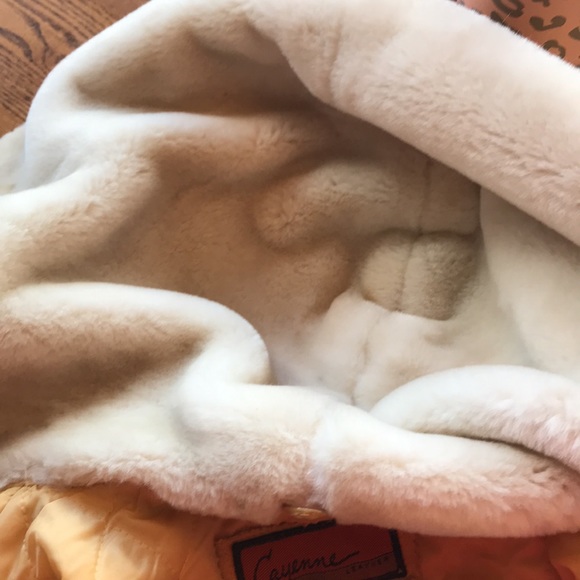 Cayenne suede sheepskin coat fur collar and cuffs - Picture 6 of 16